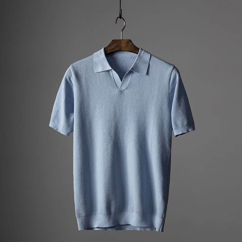 Men’s polo shirt with a textured design, classic collar, and short sleeves, ideal for casual outings, summer wear, weekend plans, and smart-casual occasions.