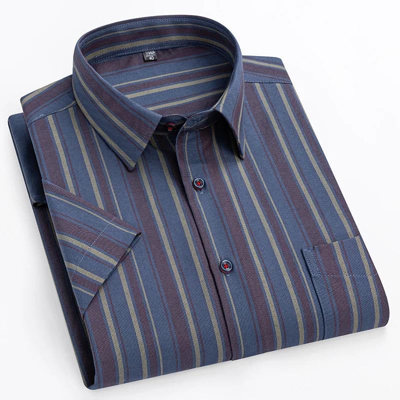 Men’s short sleeve shirt with a tailored fit and button closure, ideal for summer outings, vacations, weekend wear, and casual gatherings.
