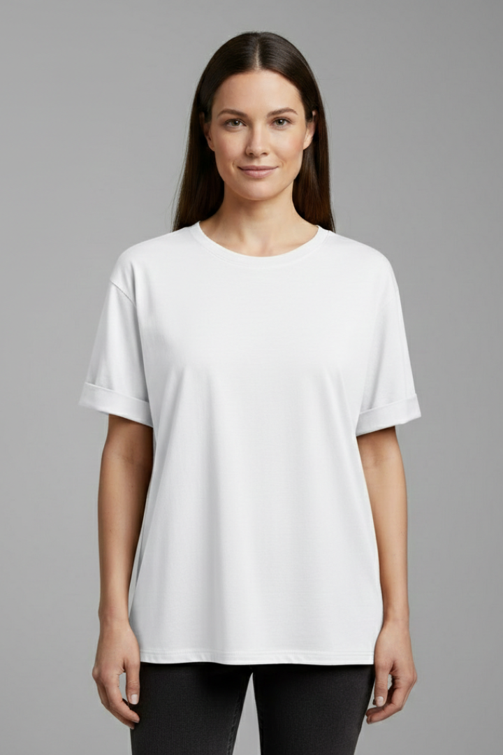 Women’s oversized T-shirt with round neckline, rolled short sleeves, loose fit, and hip-length hem, suitable for casual wear and relaxed outfits.