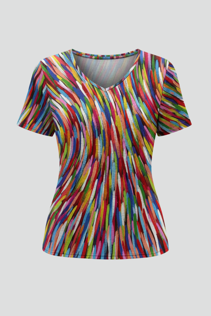 Women’s printed V-neck T-shirt with short sleeves, loose fit, curved hem, and all-over pattern, suitable for casual wear and summer outfits.