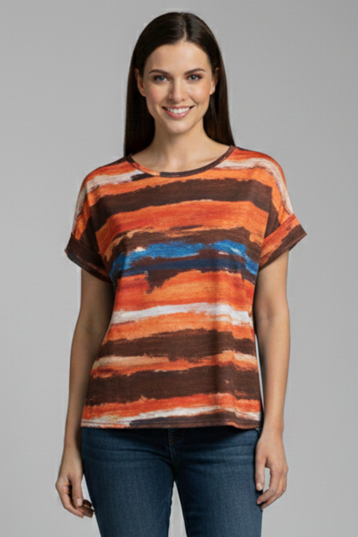 Women’s striped T-shirt with round neckline, short sleeves, loose fit, and printed surface, suitable for everyday wear and casual outfits.