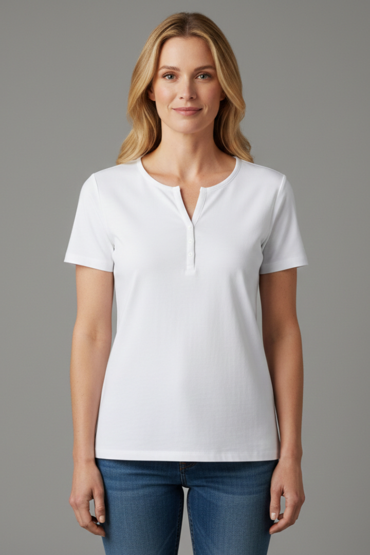 Women’s V-neck T-shirt with short sleeves, pull-on design, and regular fit, suitable for everyday wear and casual outfits.