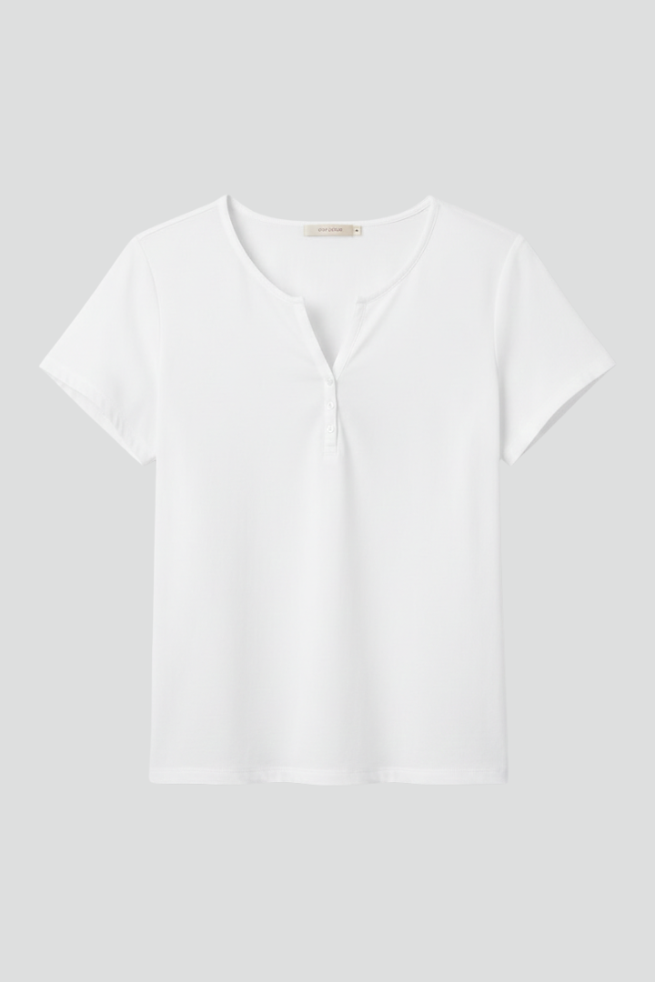 Women’s V-neck T-shirt with short sleeves, pull-on design, and regular fit, suitable for everyday wear and casual outfits.