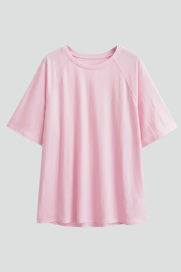 Women’s oversized T-shirt with round neckline and dropped sleeves, designed for everyday wear and relaxed casual outfits.