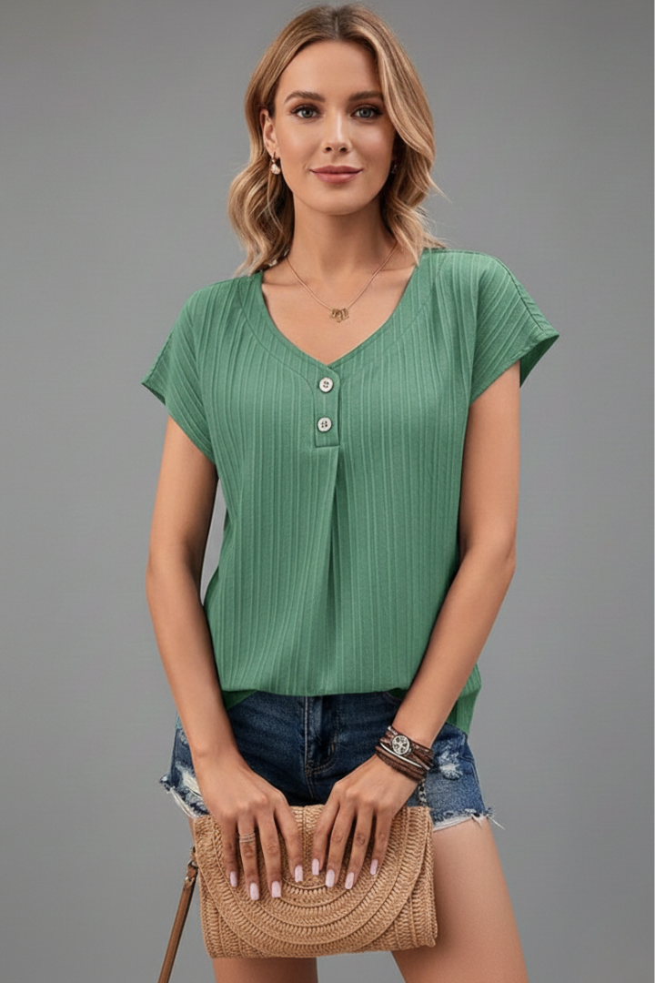 Women’s ribbed T-shirt with V-neckline and button placket, suitable for everyday wear and casual outfits.