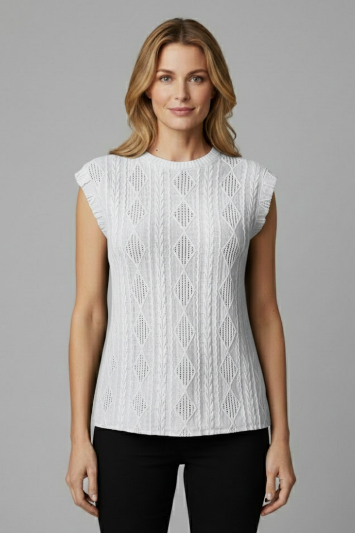 Women’s pull-on T-shirt with round neckline, cap sleeves, and geometric jacquard pattern, suitable for everyday wear and casual styling.