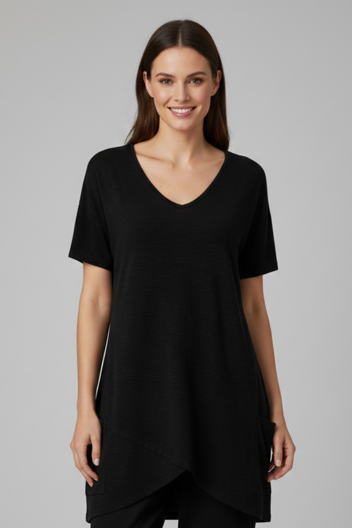 Women’s loose-fit T-shirt with V-neckline, side pockets, and curved hem, suitable for everyday wear and casual styling.