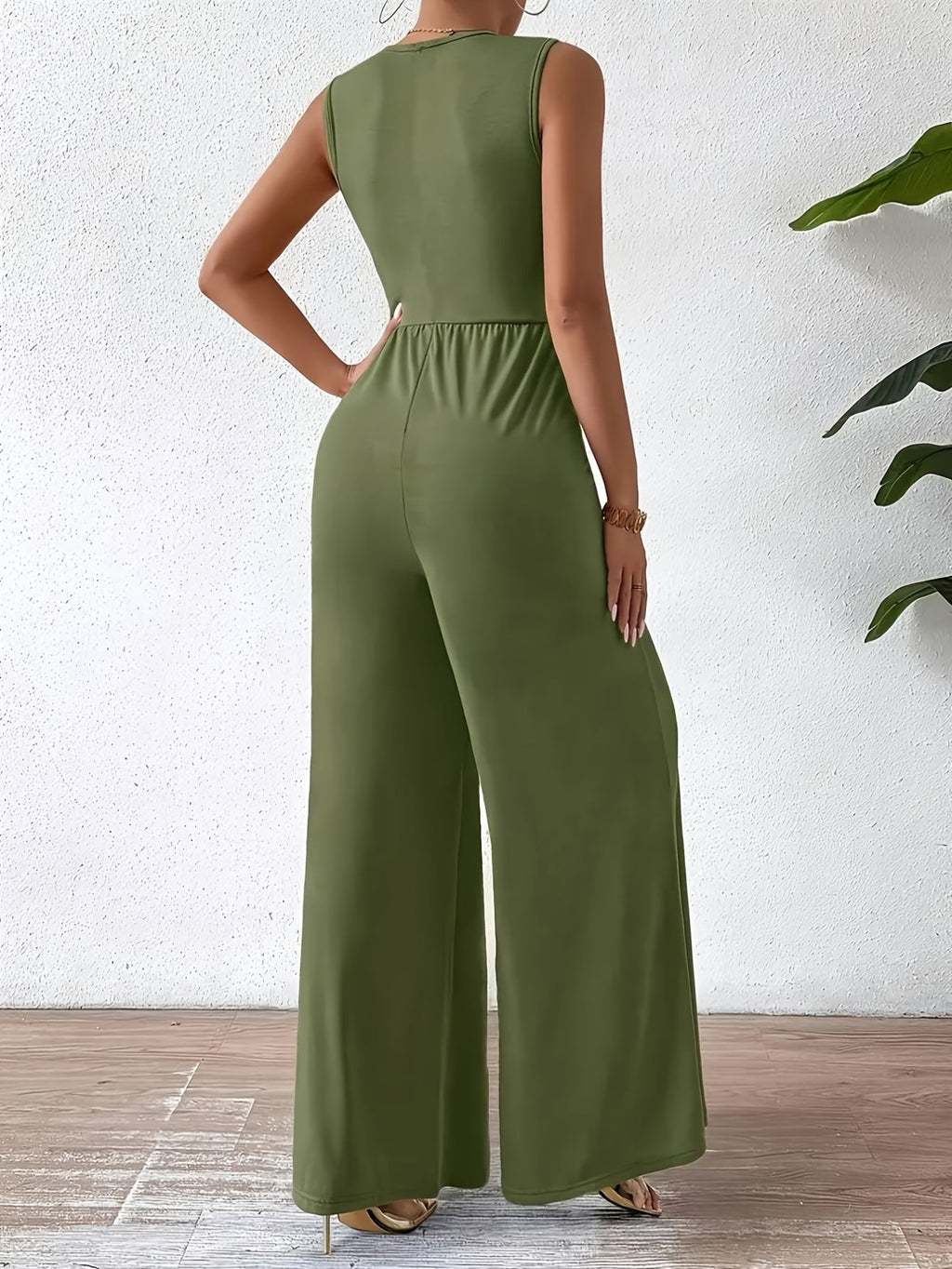 Elegant Green V-Neck Jumpsuit