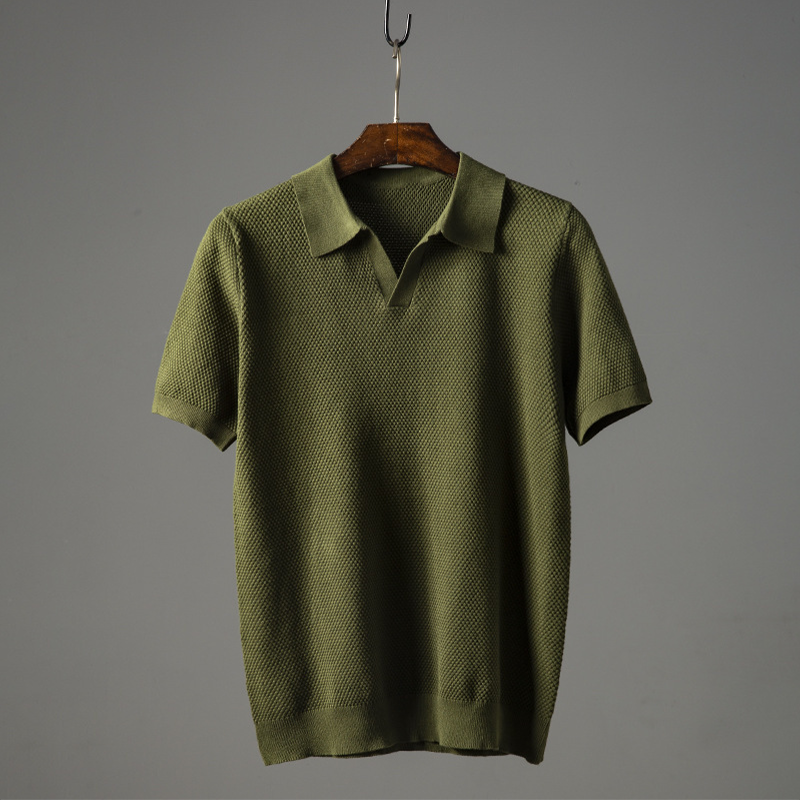 Men’s polo shirt with a textured design, classic collar, and short sleeves, ideal for casual outings, summer wear, weekend plans, and smart-casual occasions.