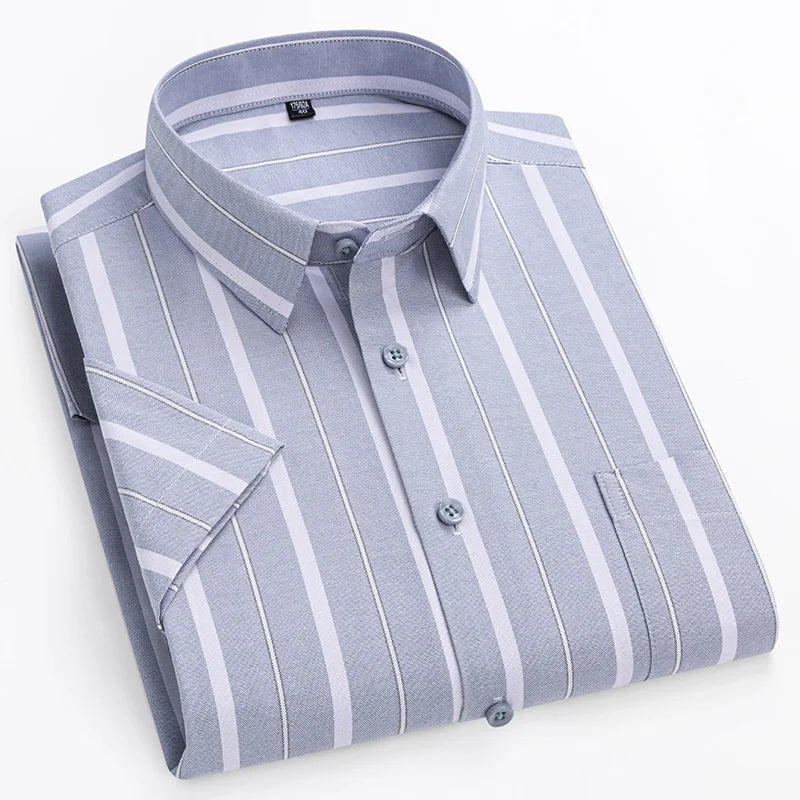 Men’s short sleeve shirt with a tailored fit and button closure, ideal for summer outings, vacations, weekend wear, and casual gatherings.