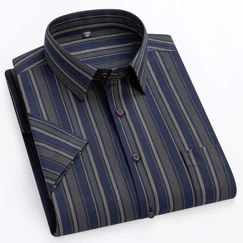 Men’s short sleeve shirt with a tailored fit and button closure, ideal for summer outings, vacations, weekend wear, and casual gatherings.
