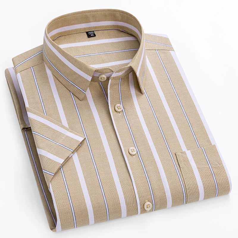 Men’s short sleeve shirt with a tailored fit and button closure, ideal for summer outings, vacations, weekend wear, and casual gatherings.