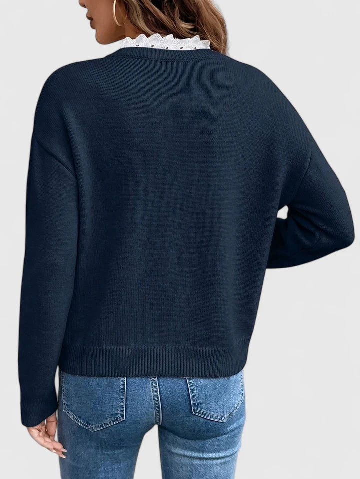 Women’s elegant blouse with lace details and a flattering fit, ideal for workwear, casual outfits, and smart everyday styling.