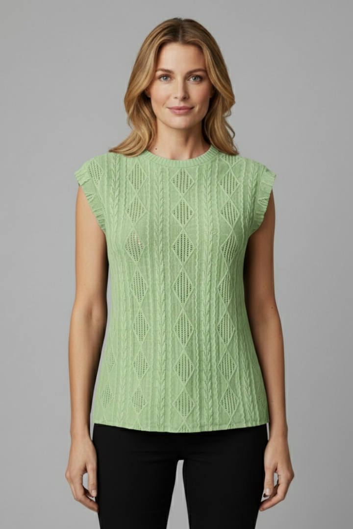 Women’s pull-on T-shirt with round neckline, cap sleeves, and geometric jacquard pattern, suitable for everyday wear and casual styling.