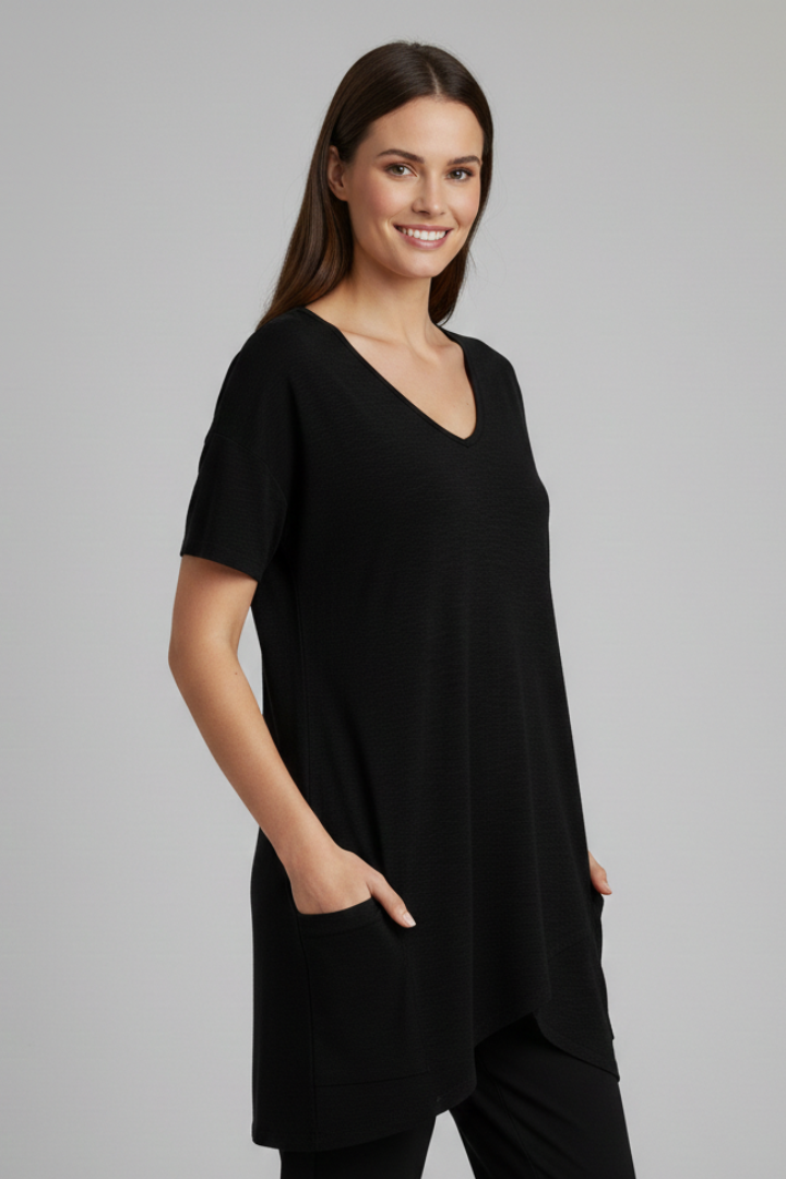 Women’s loose-fit T-shirt with V-neckline, side pockets, and curved hem, suitable for everyday wear and casual styling.