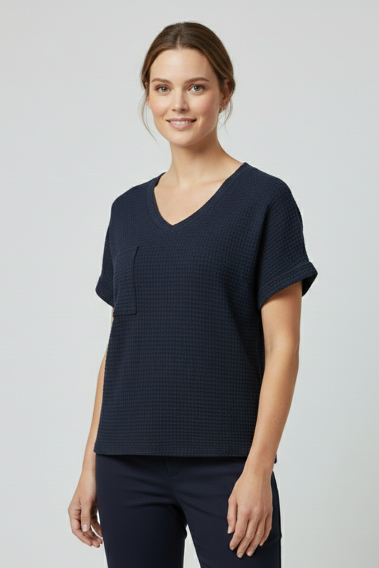 Women’s V-neck T-shirt with chest pocket and rolled sleeve cuffs, suitable for everyday wear and casual outfits.