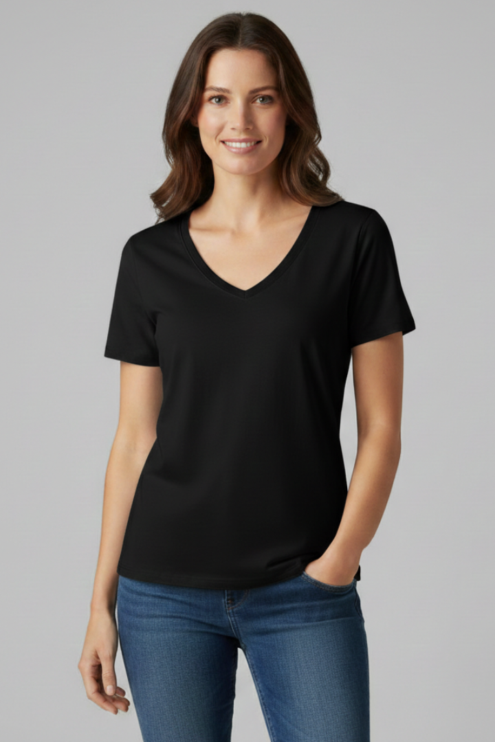 Women’s V-neck T-shirt with short sleeves and rounded hem, suitable for everyday wear and casual outfits.
